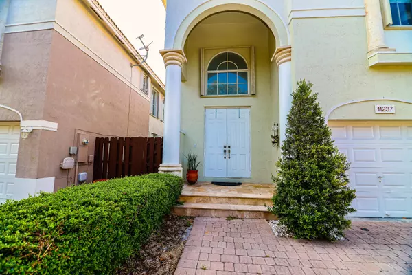 Doral, FL 33178,11237 NW 46th LN