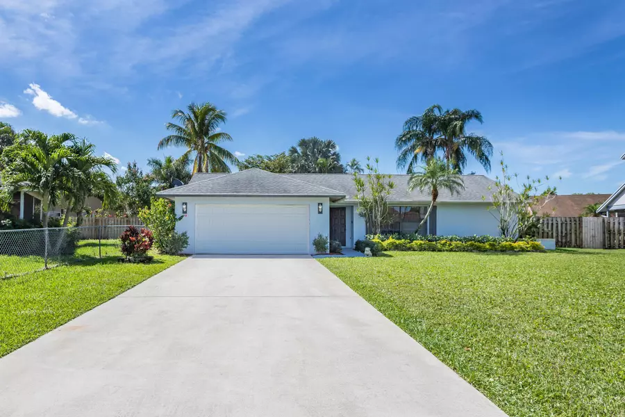 6296 Madras CIR, Boynton Beach, FL 33437