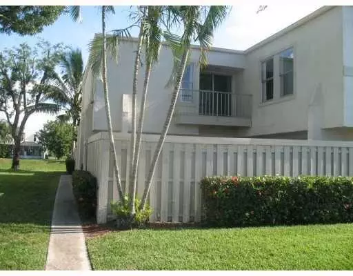 12108 S Regal CT, Wellington, FL 33414