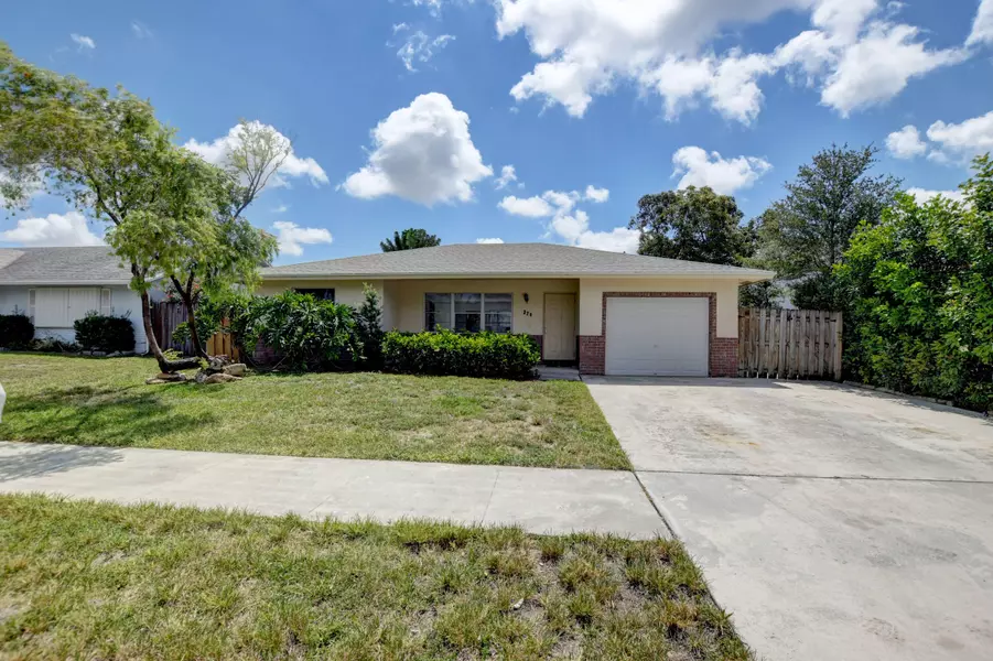 324 SW 34th TER, Deerfield Beach, FL 33442