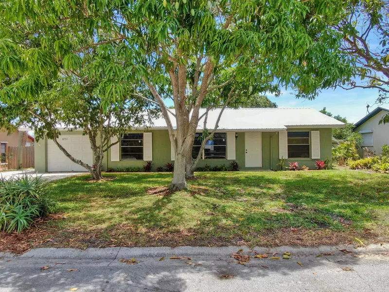 8751 SE Eagle AVE, Hobe Sound, FL 33455