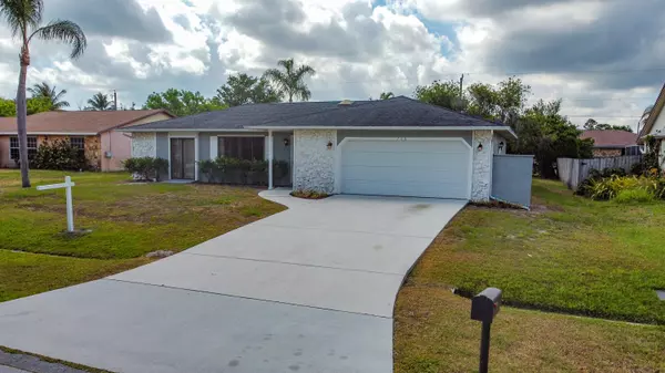 Port Saint Lucie, FL 34983,768 SE Albatross AVE