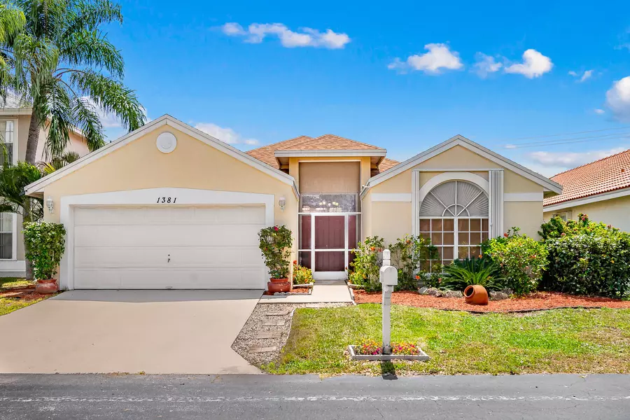 1381 E Fairfax CIR, Boynton Beach, FL 33436