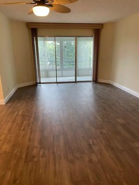 3810 Via Poinciana DR 501, Lake Worth, FL 33467