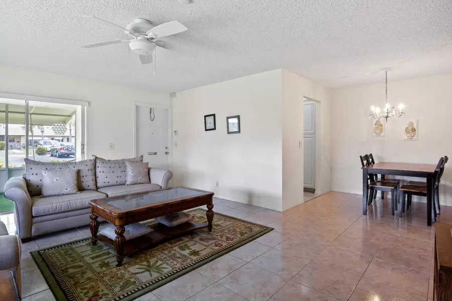 842 N High Point BLVD D, Delray Beach, FL 33445