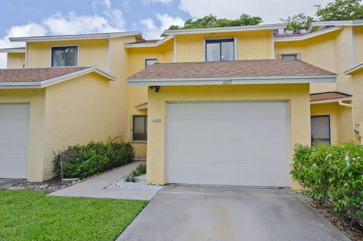 West Palm Beach, FL 33406,1609 Woodbridge Lakes CIR