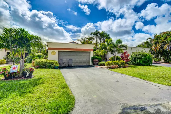 5600 Piping Rock DR, Boynton Beach, FL 33437