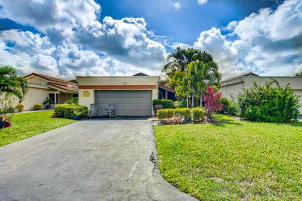 Boynton Beach, FL 33437,5600 Piping Rock DR