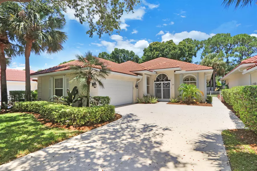 197 E Tall Oaks CIR, Palm Beach Gardens, FL 33410