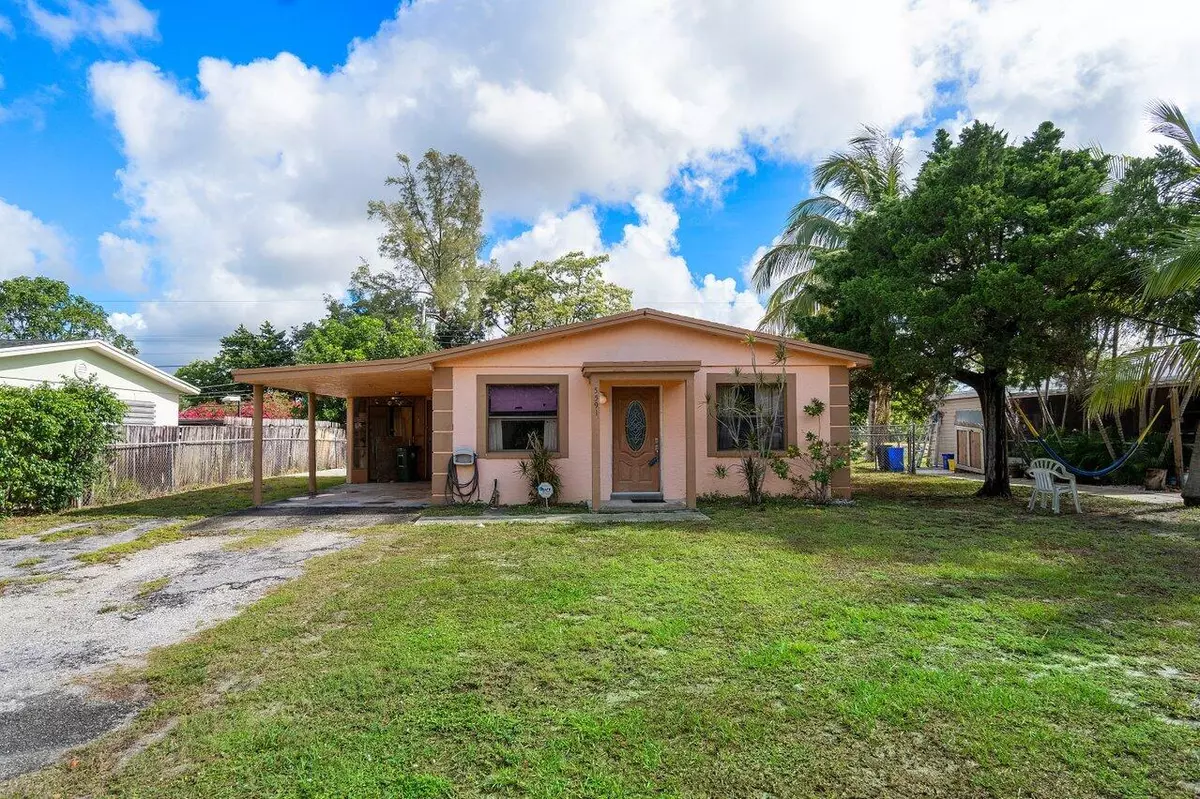 Greenacres, FL 33463,5591 S 37th ST