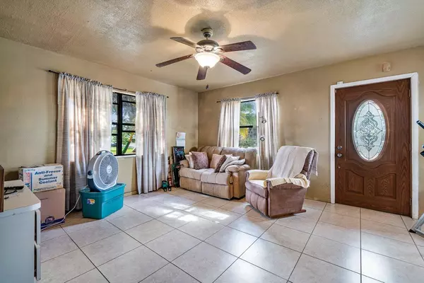 Greenacres, FL 33463,5591 S 37th ST