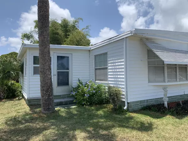 Barefoot Bay, FL 32976,814 Thrush Circle