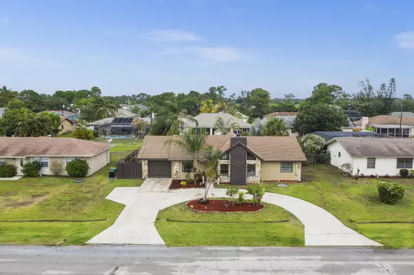 541 SE Ron Rico TER, Port Saint Lucie, FL 34983