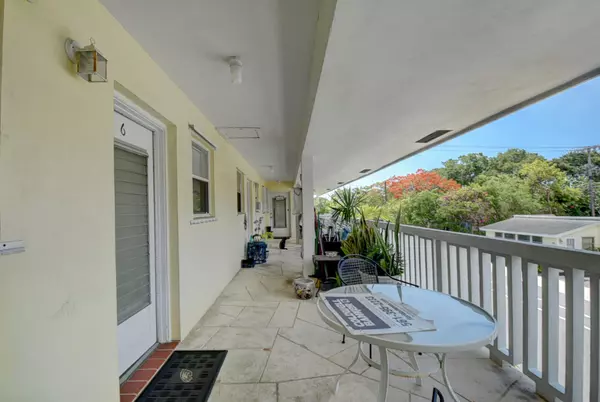 Lake Worth Beach, FL 33460,612 S 2nd AVE 6