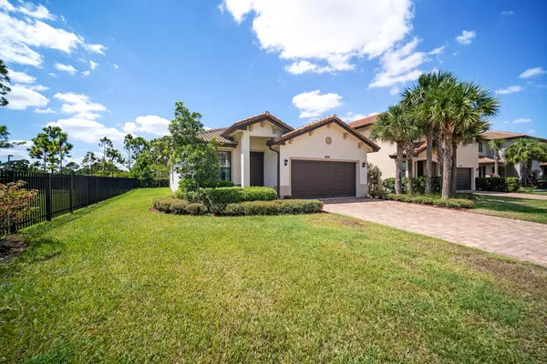 Greenacres, FL 33463,4845 Pond Pine WAY