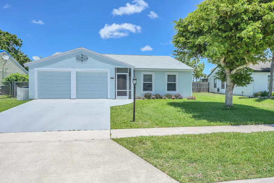 5270 Harwood LN, Lake Worth, FL 33467