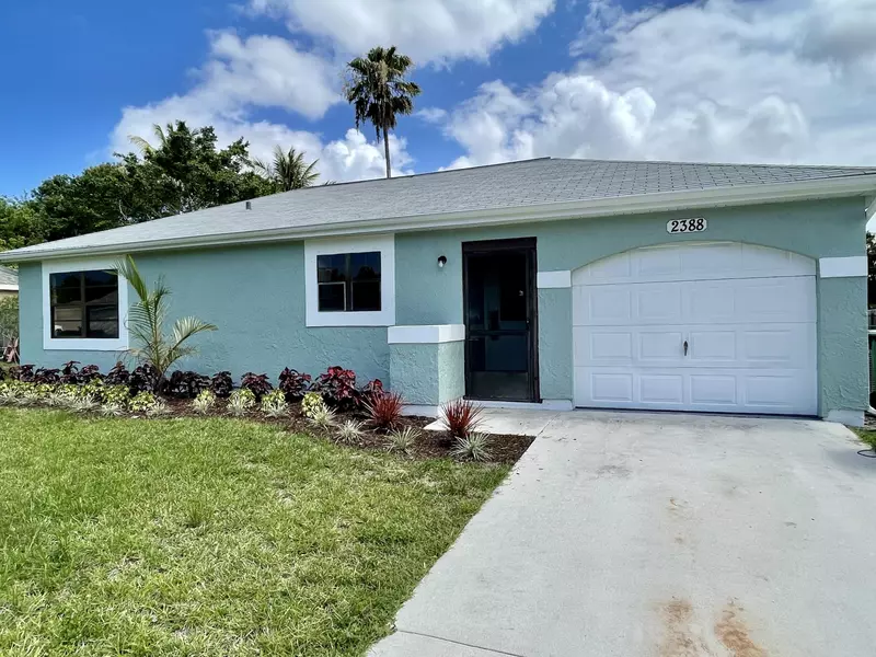 2388 SE Gillette AVE, Port Saint Lucie, FL 34952