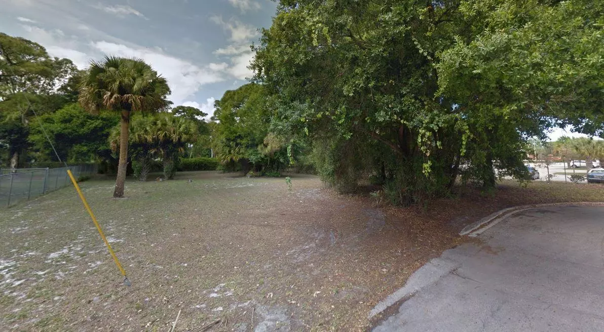 Fort Pierce, FL 34950,0 15th S CT