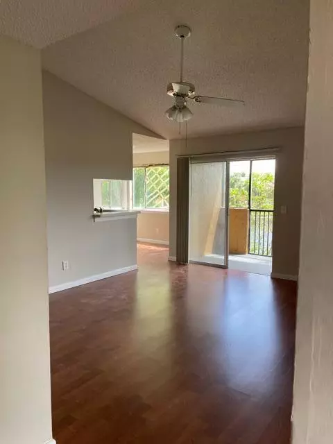 Pembroke Pines, FL 33025,8375 SW 5th ST 205