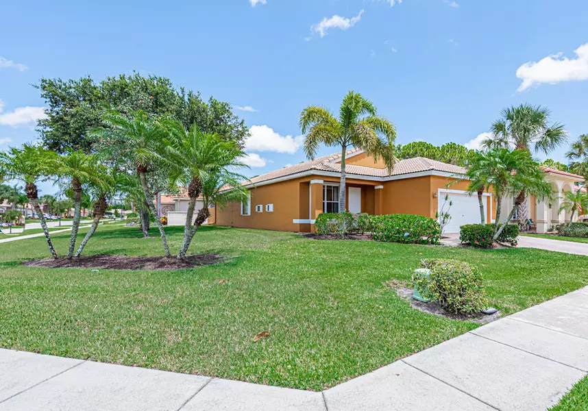 8237 Bellafiore WAY, Boynton Beach, FL 33472