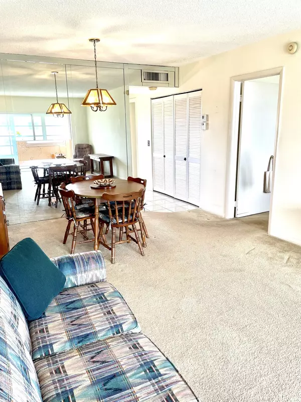 Lauderdale Lakes, FL 33313,3051 NW 46th AVE 404