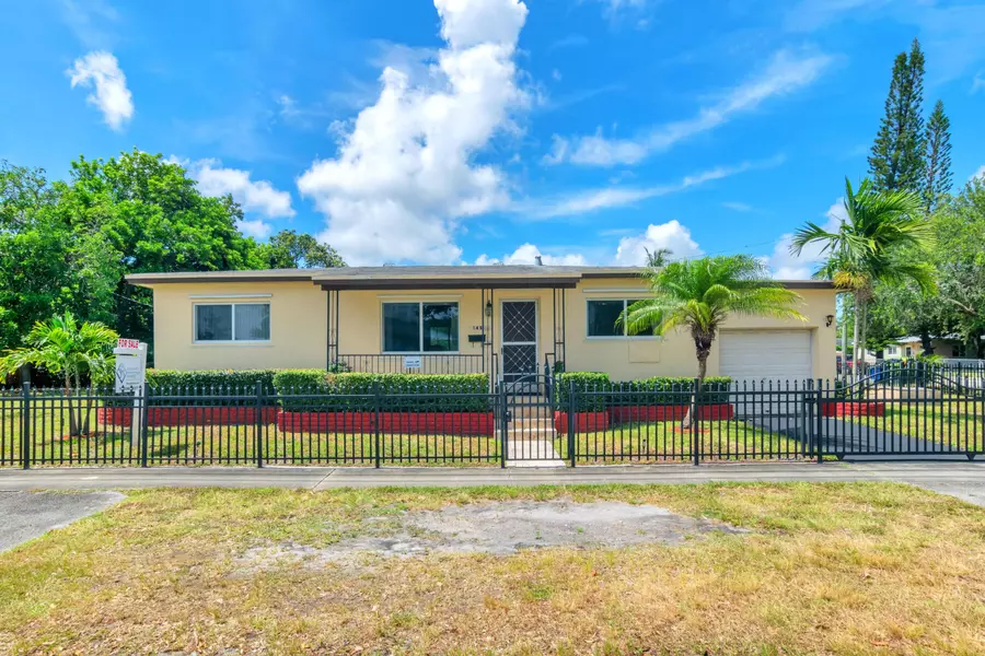 1450 NE 159th ST, North Miami Beach, FL 33162