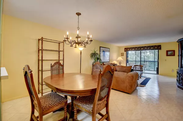 Delray Beach, FL 33484,6037 Pointe Regal CIR 408