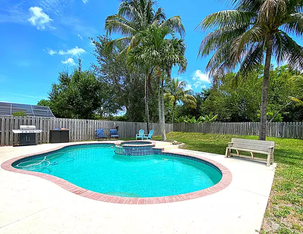 Lake Worth, FL 33463,6089 Savannah WAY