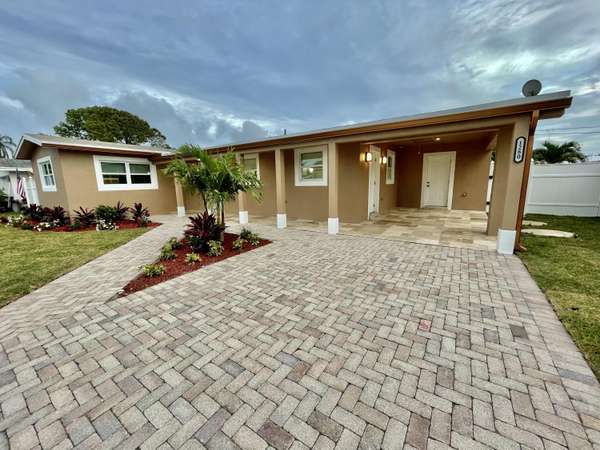 Boca Raton, FL 33486,1280 W Camino Real