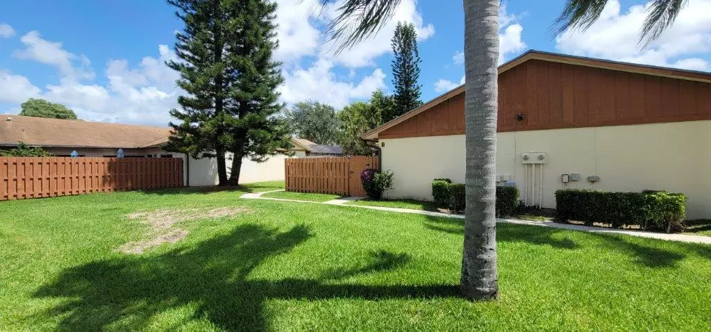 1220 Summit Place CIR B, West Palm Beach, FL 33415