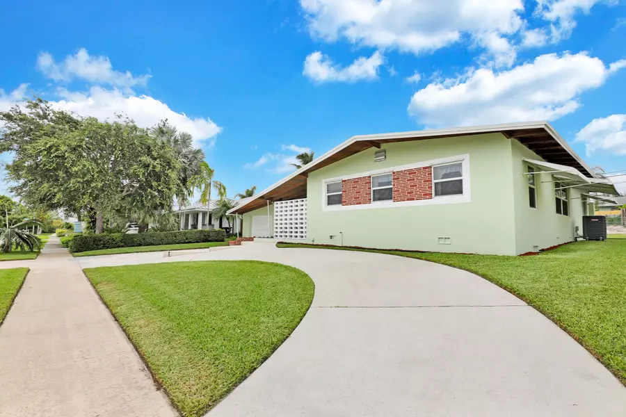 1715 N 18th AVE, Lake Worth, FL 33460