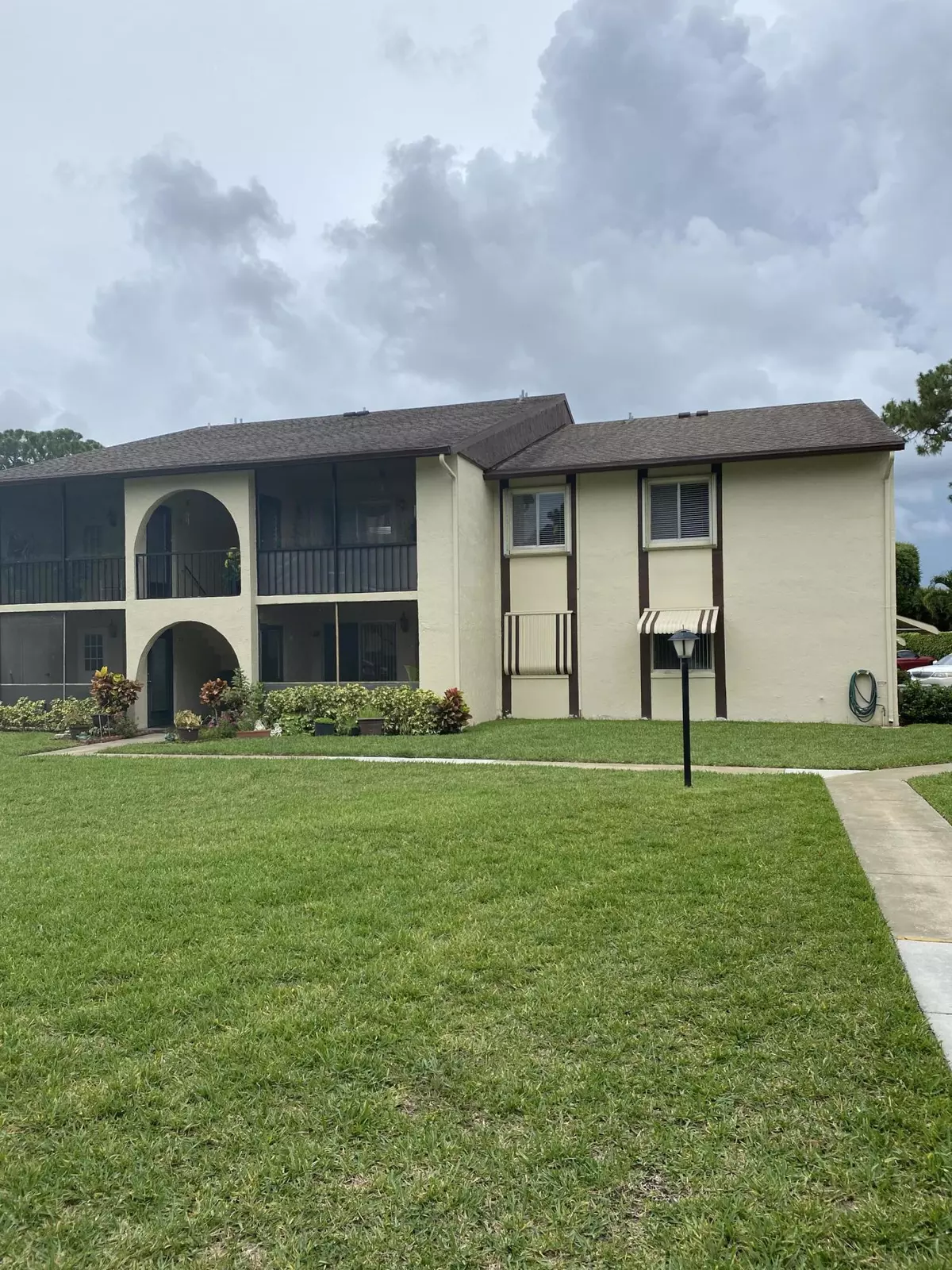 Greenacres, FL 33463,5773 La Paseos Drive B2