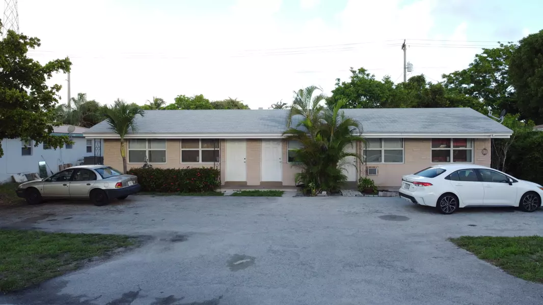 2457-2459 NE 2nd AVE, Boca Raton, FL 33431