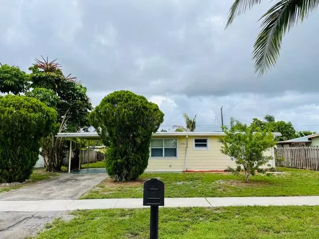 5937 Queen Anne RD, West Palm Beach, FL 33415