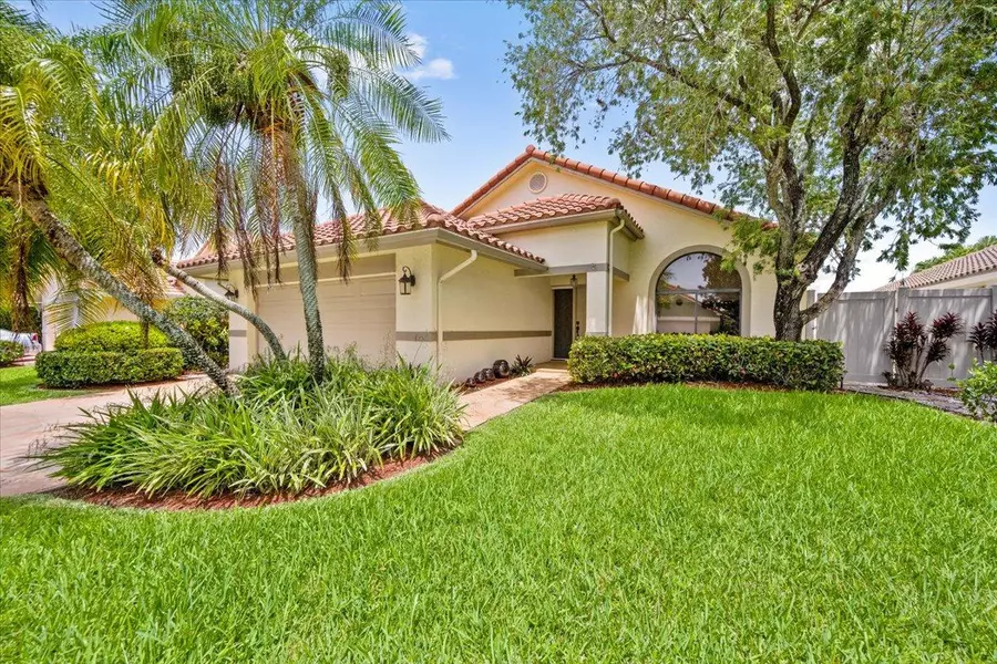 112 Executive CIR, Boynton Beach, FL 33436