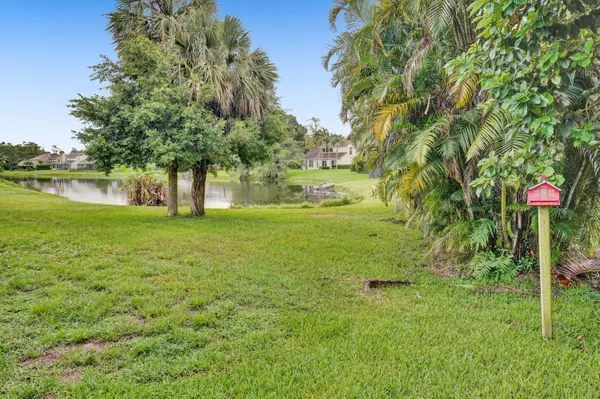 Lake Worth, FL 33467,9948 Cross Pine CT