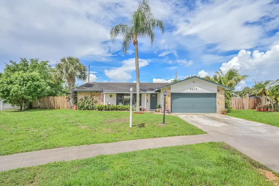 5479 S Sandhurst CIR, Lake Worth, FL 33463