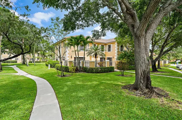 Palm Beach Gardens, FL 33418,390 Prestwick CIR 2