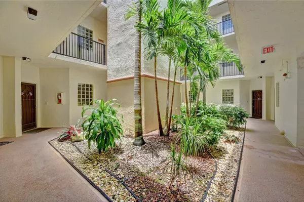 Boynton Beach, FL 33437,5099 Splendido CT F