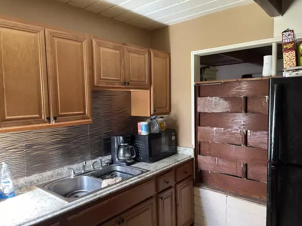 Fort Pierce, FL 34947,2004 N 46th ST