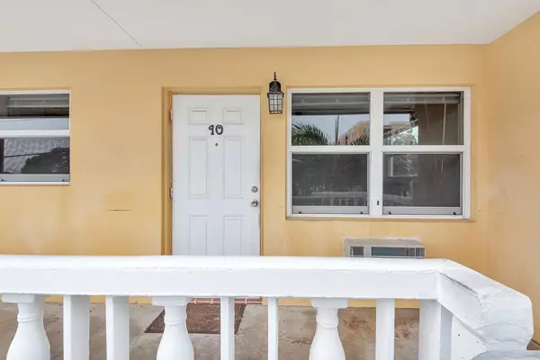 Lake Worth Beach, FL 33460,111 N L ST 10