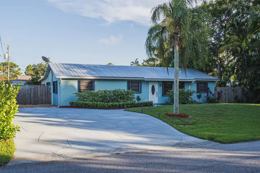 6432 SE Clairmont PL, Hobe Sound, FL 33455