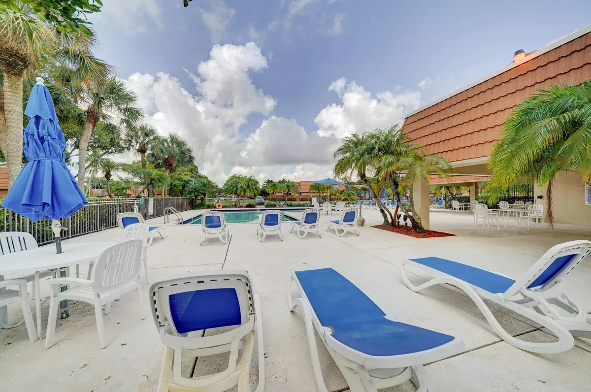 Deerfield Beach, FL 33442,2908 S Waterford DR