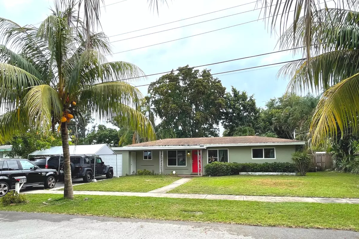 Plantation, FL 33317,5099 SW 6 CT