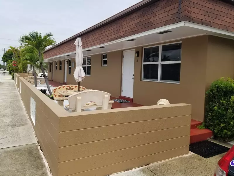 1602 N J ST 1, 2, 3, Lake Worth, FL 33460