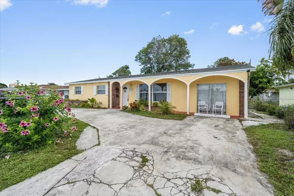 Riviera Beach, FL 33404,421 W 31st ST