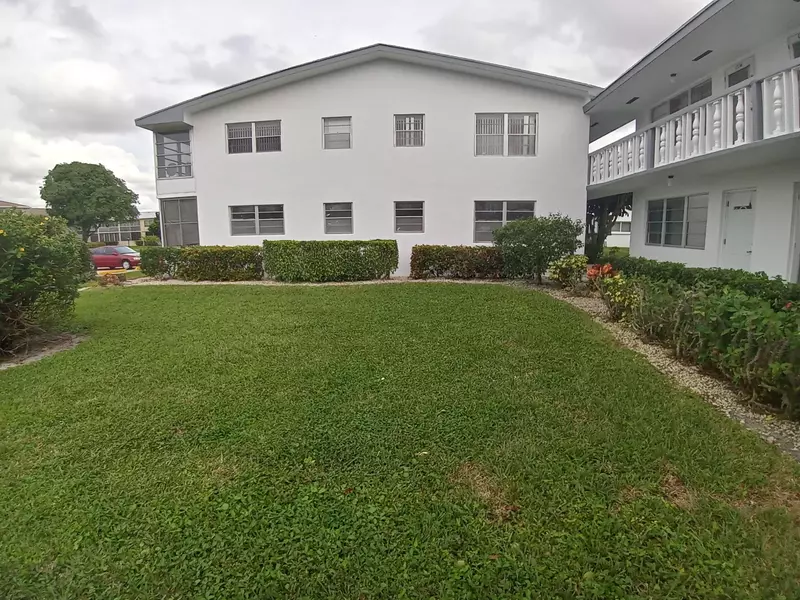 162 Andover G, West Palm Beach, FL 33417