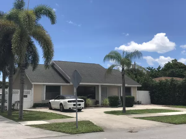 Lake Worth Beach, FL 33461,424 Wright DR