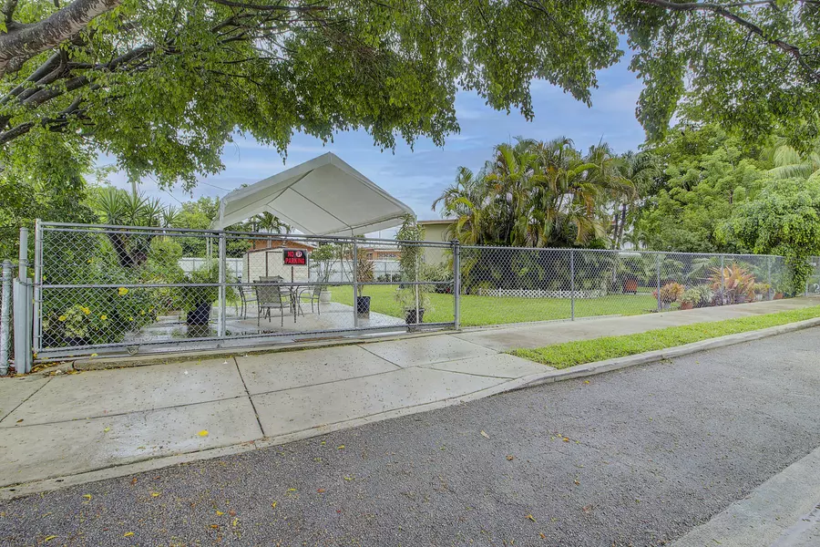 5311 E 2nd AVE, Hialeah, FL 33013