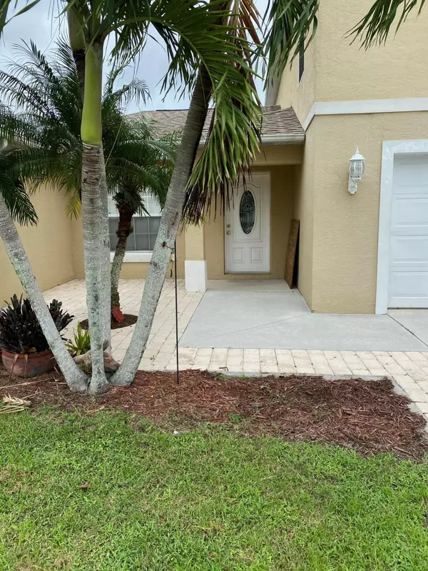 731 NW Biscayne DR, Port Saint Lucie, FL 34983